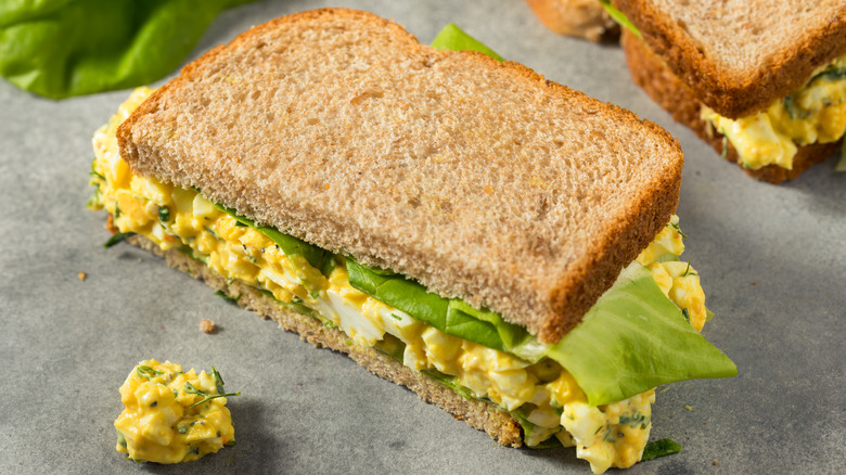 Egg salad sandwich