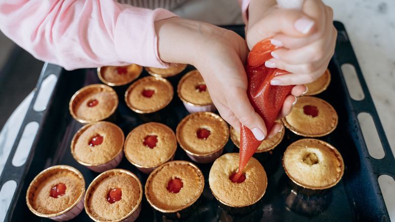 Cupcakes filled with a jam