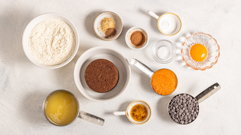 Ingredients for the chewy pumpkin chocolate chip cookies recipe