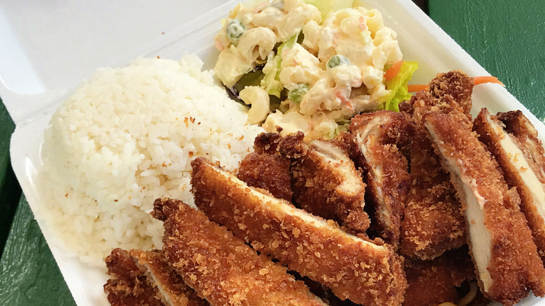 hawaiian plate lunch in takeout