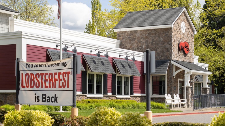 Red Lobster restaurant promoting return of Lobsterfest