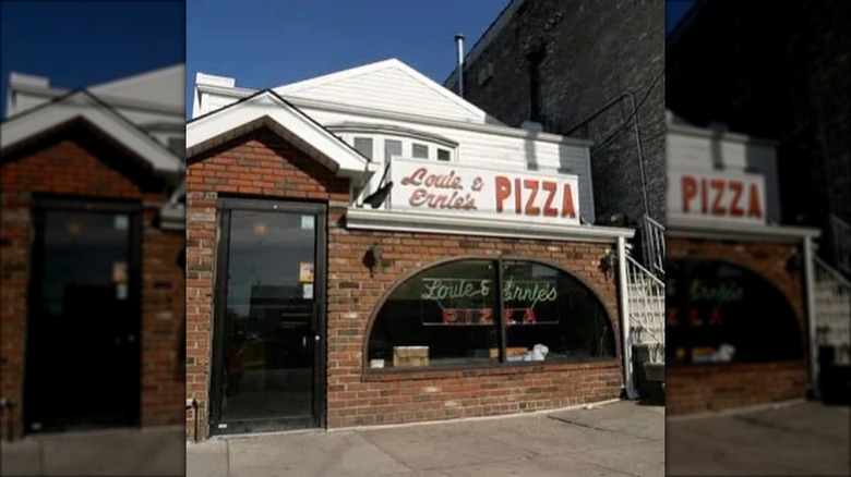 Entrance to Louie and Ernie's Pizza