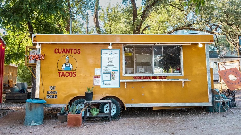 Cuantos Tacos truck