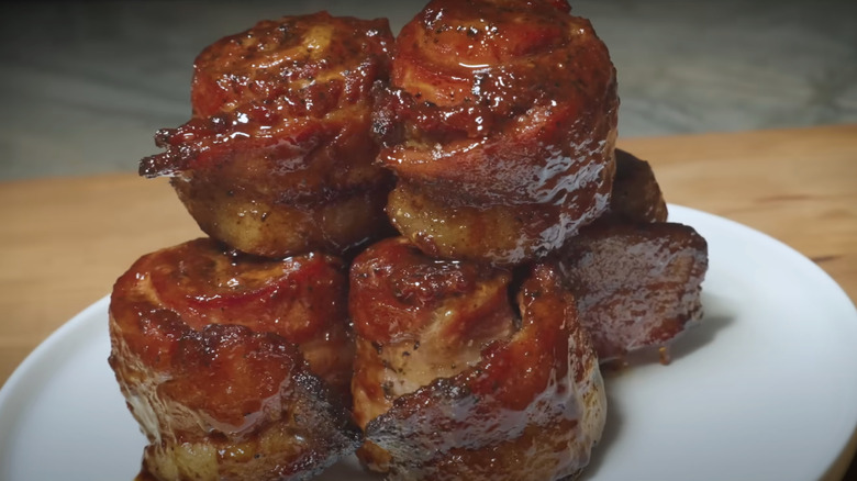 Barbecue bacon burger pinwheels