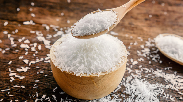 A pot and spoonful of MSG